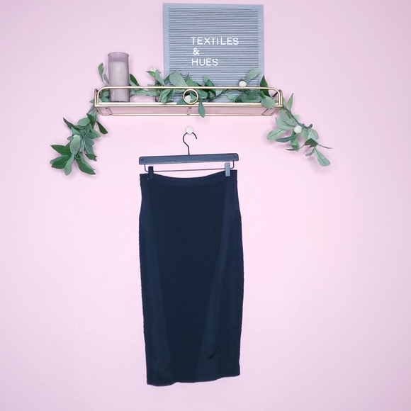 La Pina By David Helwani LaPina Cara Pencil Skirt in Black - Picture 2 of 12